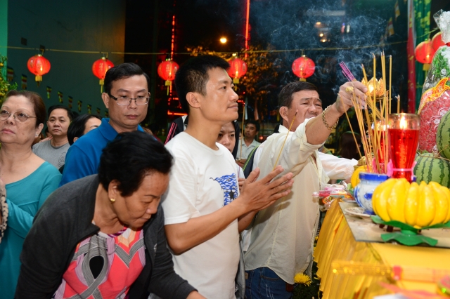 Chùm ảnh: Lễ đón giao thừa Giáp Ngọ 2014 tại chùa Giác Ngộ