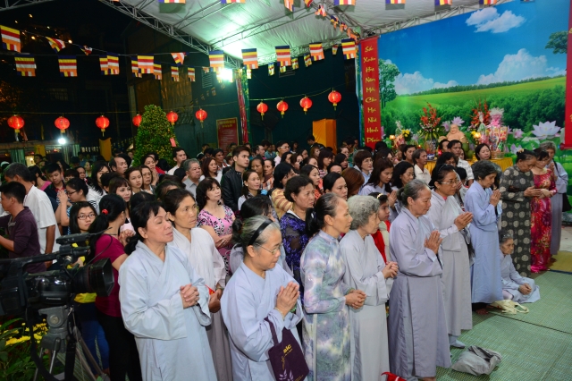 Chùm ảnh: Lễ đón giao thừa Giáp Ngọ 2014 tại chùa Giác Ngộ