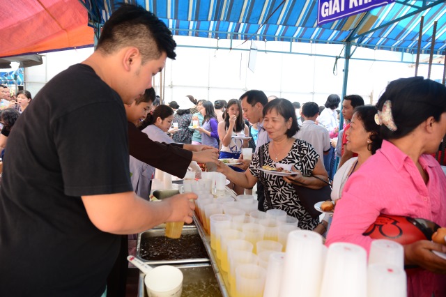 Chùa Giác Ngộ tổ chức tiệc chay gây quỹ xây dựng chùa giai đoạn 2