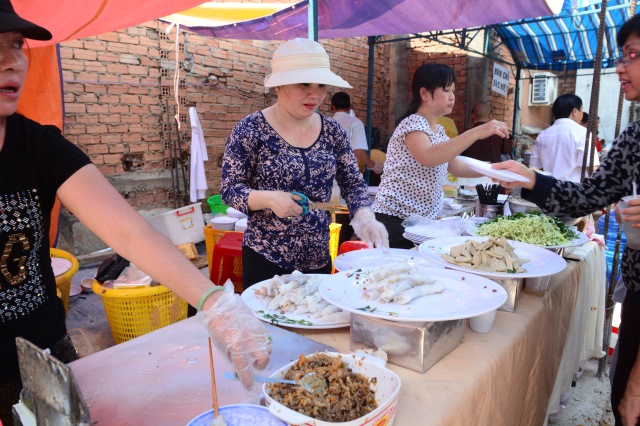 Chùa Giác Ngộ tổ chức tiệc chay gây quỹ xây dựng chùa giai đoạn 2