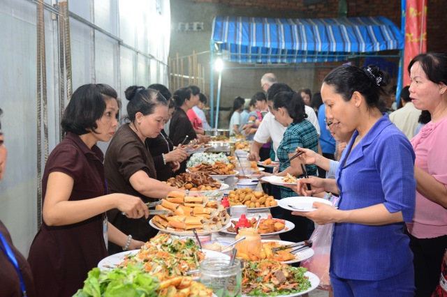 Chùa Giác Ngộ tổ chức tiệc chay gây quỹ xây dựng chùa giai đoạn 2