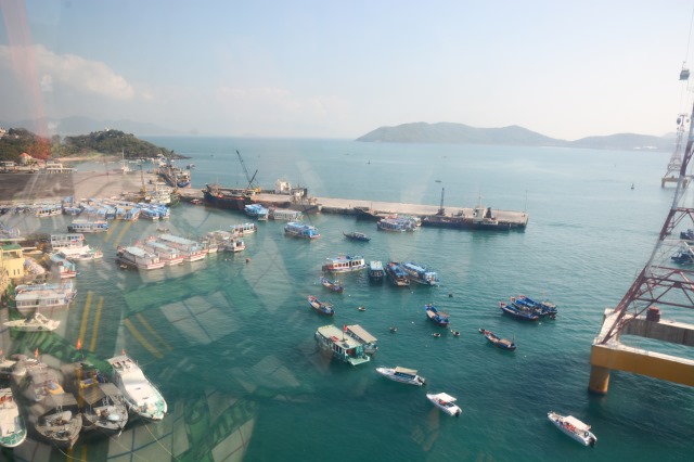 Ghi nhận chuyến du lịch, thuyết giảng và làm từ thiện tại Nha Trang