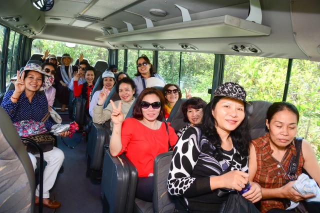 Ghi nhận chuyến du lịch, thuyết giảng và làm từ thiện tại Nha Trang