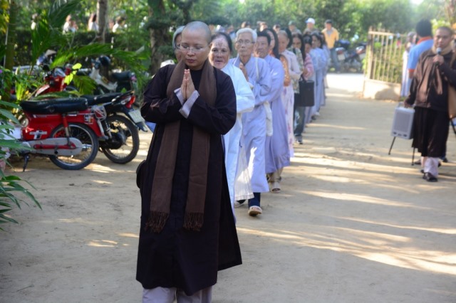 Ghi nhận chuyến du lịch, thuyết giảng và làm từ thiện tại Nha Trang