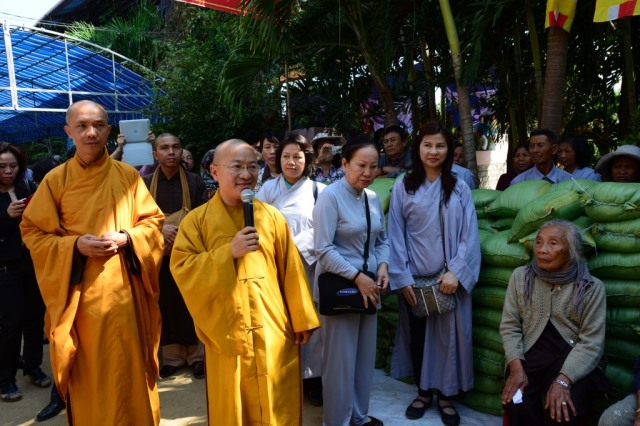 Quỹ Từ Thiện ĐPNN- Chương trình du lịch, nghe pháp và làm từ thiện tại Nha Trang