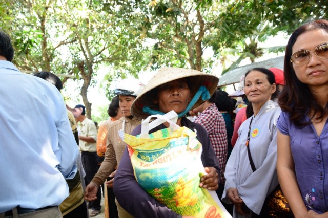 Quỹ Từ Thiện ĐPNN- Chương trình du lịch, nghe pháp và làm từ thiện tại Nha Trang
