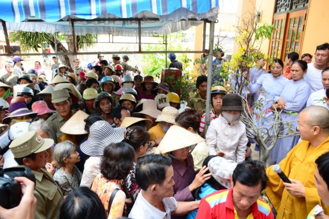 Quỹ Từ Thiện ĐPNN- Chương trình du lịch, nghe pháp và làm từ thiện tại Nha Trang