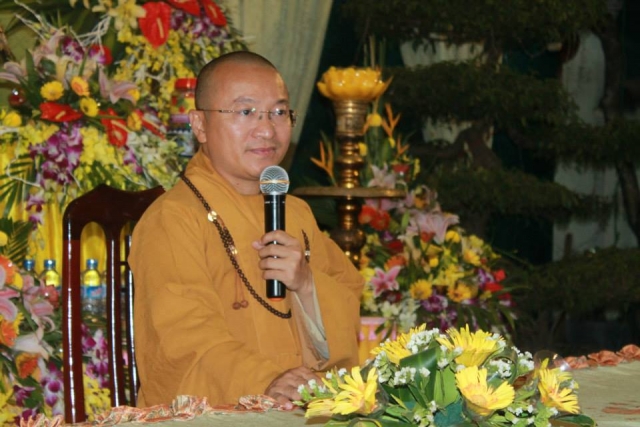 Thanh Hóa: TT. Thích Nhật Từ chia sẻ pháp thoại &quot;Tôn Kính Phật&quot;