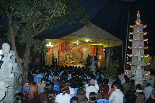 Thanh Hóa: TT. Thích Nhật Từ chia sẻ pháp thoại &quot;Tôn Kính Phật&quot;