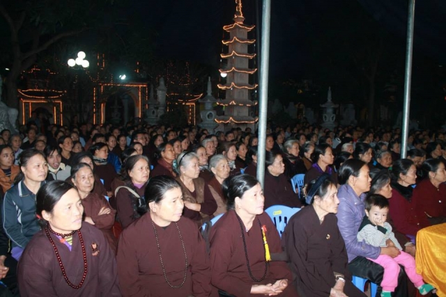 Thanh Hóa: TT. Thích Nhật Từ chia sẻ pháp thoại &quot;Tôn Kính Phật&quot;