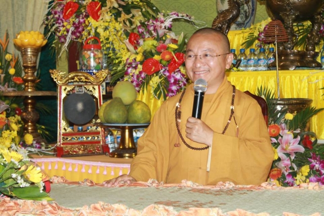 Thanh Hóa: TT. Thích Nhật Từ chia sẻ pháp thoại &quot;Tôn Kính Phật&quot;