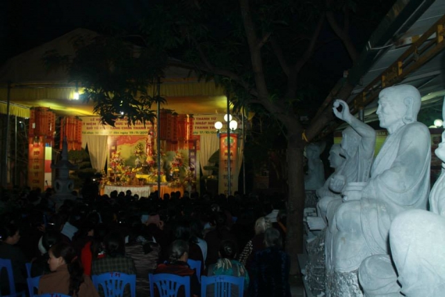 Thanh Hóa: TT. Thích Nhật Từ chia sẻ pháp thoại &quot;Tôn Kính Phật&quot;