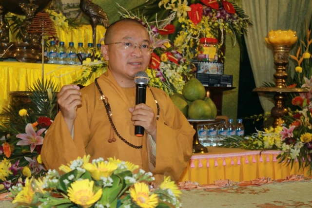 Thanh Hóa: TT. Thích Nhật Từ chia sẻ pháp thoại &quot;Tôn Kính Phật&quot;