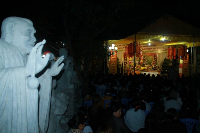 Thanh Hóa: TT. Thích Nhật Từ chia sẻ pháp thoại &quot;Tôn Kính Phật&quot;