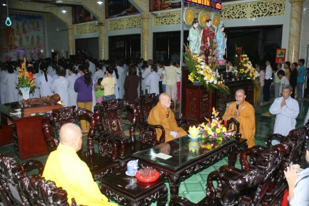 TP.HCM: Lung linh Đêm Hội Hoa Đăng Chùa Long Hưng