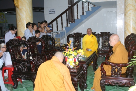 TP.HCM: Lung linh Đêm Hội Hoa Đăng Chùa Long Hưng