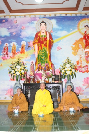 TP.HCM: Lung linh Đêm Hội Hoa Đăng Chùa Long Hưng