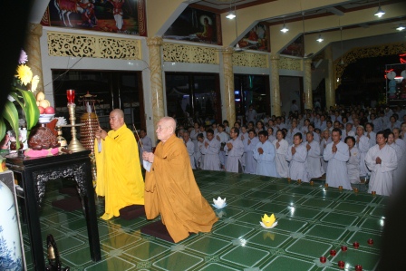 TP.HCM: Lung linh Đêm Hội Hoa Đăng Chùa Long Hưng