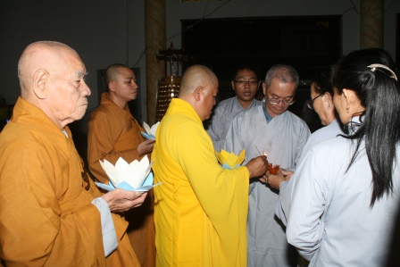 TP.HCM: Lung linh Đêm Hội Hoa Đăng Chùa Long Hưng