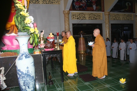 TP.HCM: Lung linh Đêm Hội Hoa Đăng Chùa Long Hưng