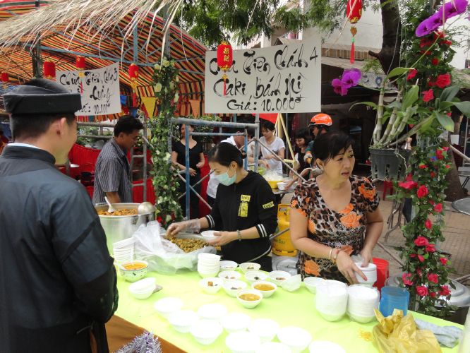 TP.HCM: Phiên chợ ẩm thực và văn nghệ mừng kỷ niệm 10 năm thành lập phường Phú Trung, Quận Tân Phú