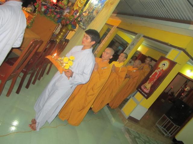 Lễ vía Phật  A Di Đà ở chùa Mỹ Long