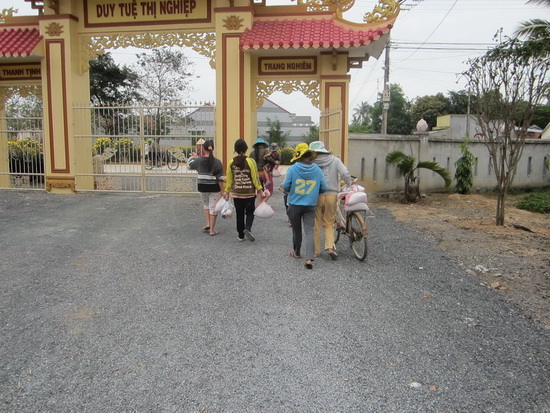 Chùa Phước Long với những suất quà tình nghĩa