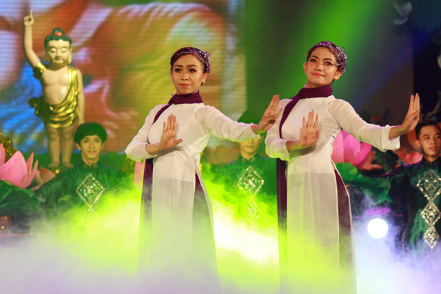 TP.HCM: Chương trình biểu diễn nghệ thuật Vesak thiêng liêng