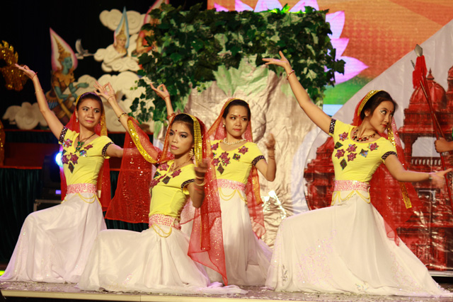 TP.HCM: Chương trình biểu diễn nghệ thuật Vesak thiêng liêng