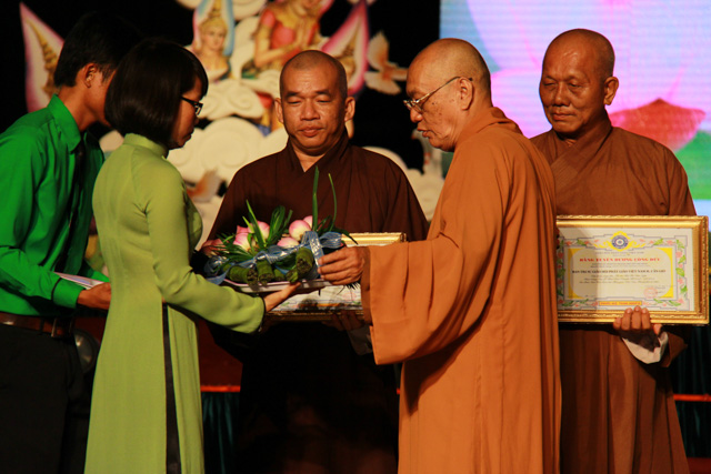 TP.HCM: Chương trình biểu diễn nghệ thuật Vesak thiêng liêng