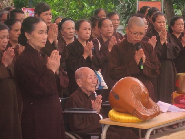 Hà Nội: Chùa Thánh Chúa tổ chức Đại lễ Phật đản – PL.2558 – DL 2014