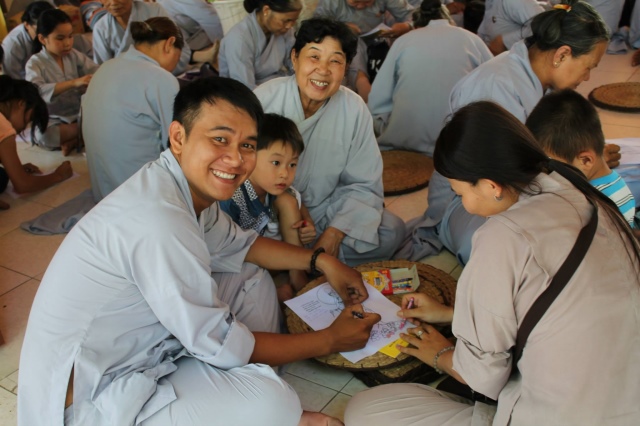 Đồng Tháp: Chùa Hoa Lâm tổ chức khóa tu bát quan trai, phóng sanh, từ thiện