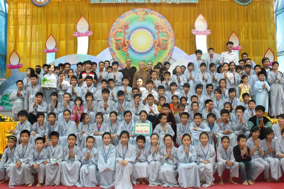 Thái Bình: Hội thi giáo lý  trong khóa tu Nụ Thương Sen Hồng lần 2 tại chùa Từ Xuyên