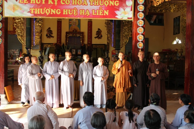 Đồng Tháp: Chùa Hoa Lâm tổ chức khóa tu bát quan trai, phóng sanh, từ thiện