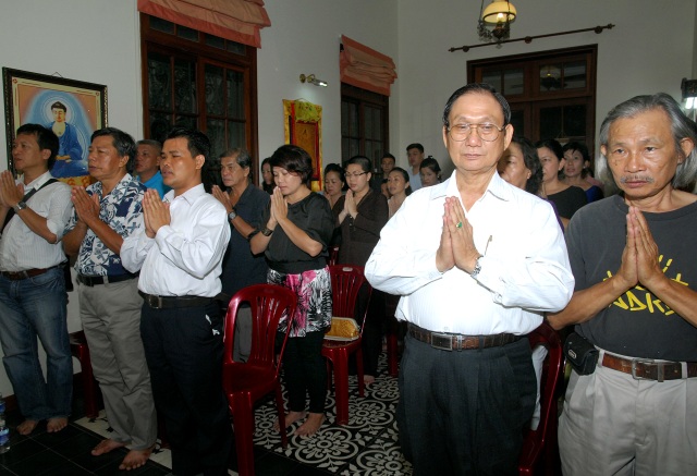 TP.HCM: Trao tặng bằng khen cho các Phật tử đóng góp cho Đại lễ Vesak LHQ 2014
