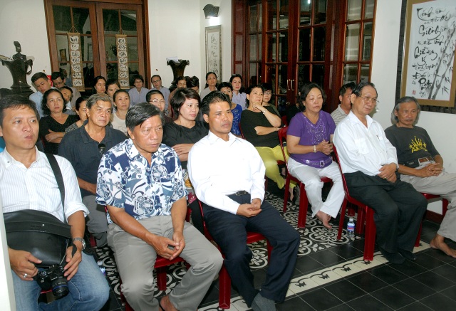 TP.HCM: Trao tặng bằng khen cho các Phật tử đóng góp cho Đại lễ Vesak LHQ 2014