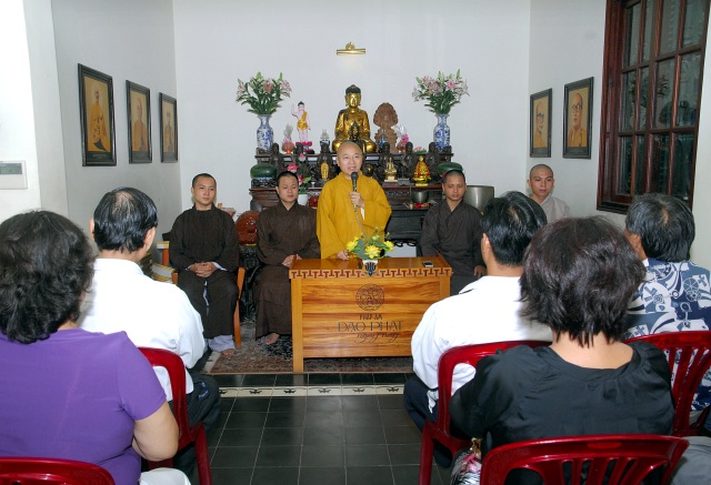 TP.HCM: Trao tặng bằng khen cho các Phật tử đóng góp cho Đại lễ Vesak LHQ 2014