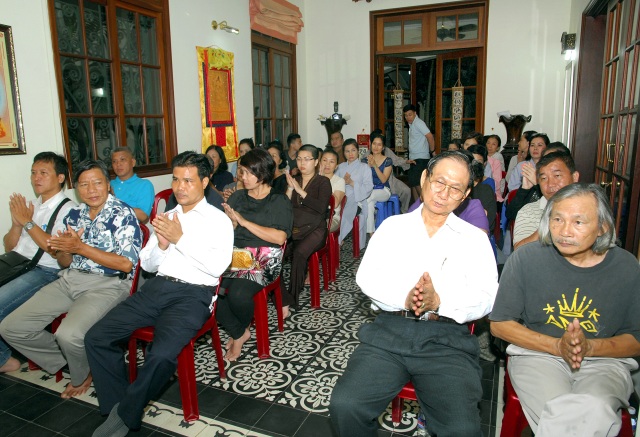 TP.HCM: Trao tặng bằng khen cho các Phật tử đóng góp cho Đại lễ Vesak LHQ 2014