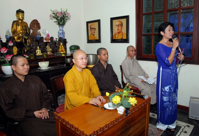 TP.HCM: Trao tặng bằng khen cho các Phật tử đóng góp cho Đại lễ Vesak LHQ 2014