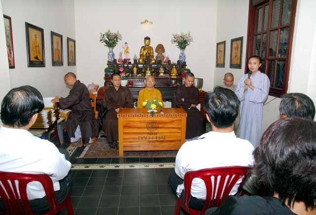 TP.HCM: Trao tặng bằng khen cho các Phật tử đóng góp cho Đại lễ Vesak LHQ 2014