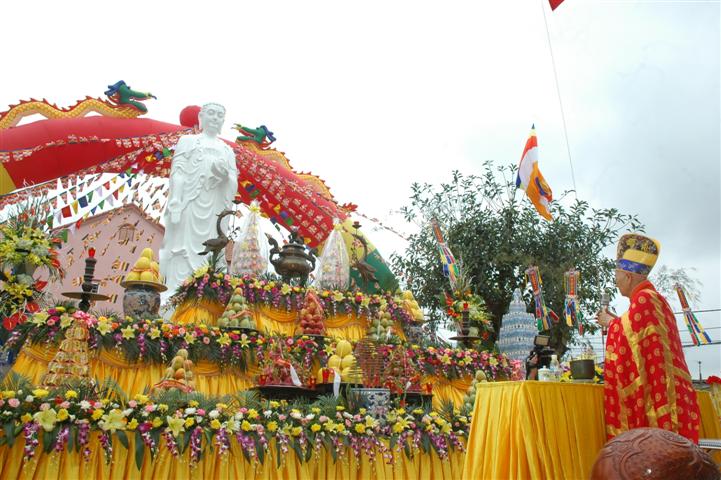 Thái Bình: Đại lễ cầu siêu cho đồng bào tử nạn chiến tranh và nạn đói năm 1945 tại chùa Từ Xuyên