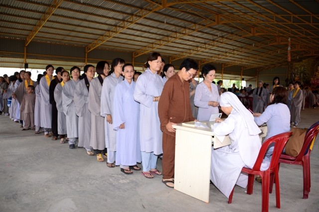 TP. Hồ Chí Minh: 500 Phật tử về cơ sở mới Học viện PGVN tu một ngày