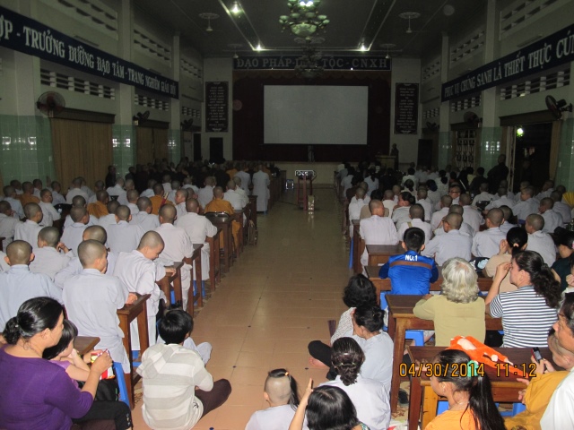 Tiền Giang: Hơn 2000 người xem phim Cuộc Đời Đức Phật tại chùa Vĩnh Tràng