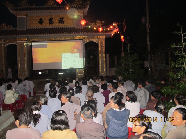 Tiền Giang: Hơn 3000 người xem phim Cuộc Đời Đức Phật tại chùa Phước Ân