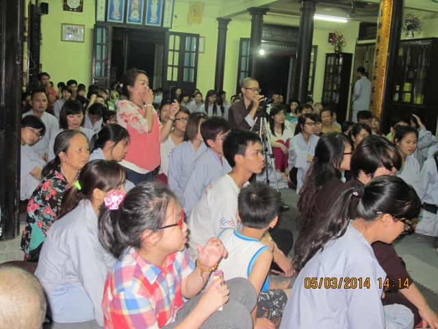 Hà Nội: Hơn 1000 người xem phim Cuộc Đời Đức Phật tại chùa Đình Quán