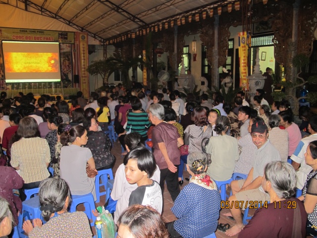 Hà Nội: Hơn 1500 người xem phim Cuộc Đời Đức Phật tại chùa Tăng Phúc