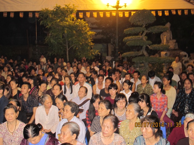 Hà Nội: Hơn 1500 người xem phim Cuộc Đời Đức Phật tại chùa Tăng Phúc