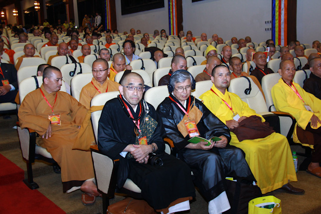 Vesak 2014: Sứ giả hòa bình qua thông điệp Vesak 2014