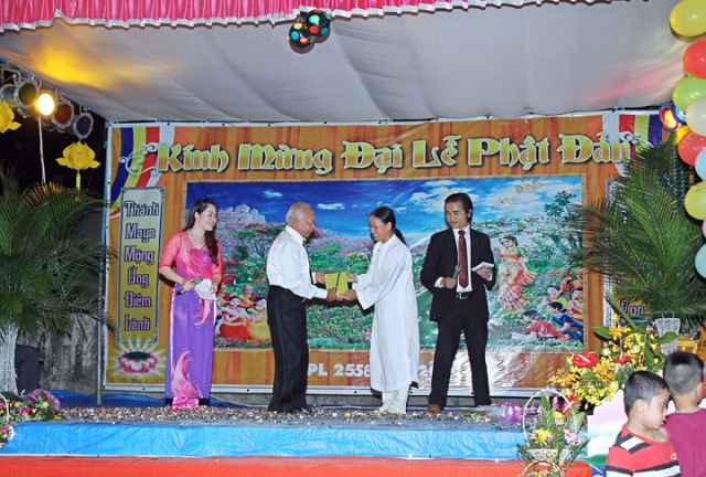 Gia Lai: TX Ngọc Trung tổ chức đại lễ kính mừng Phật đản và kiết giới an cư