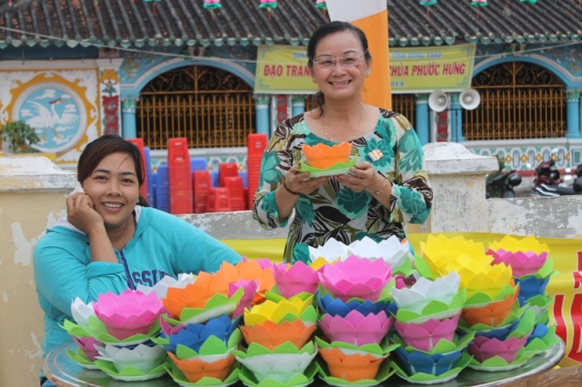 Đồng Tháp: Diễu Hành Xe Hoa và Văn Nghệ Phật Đản